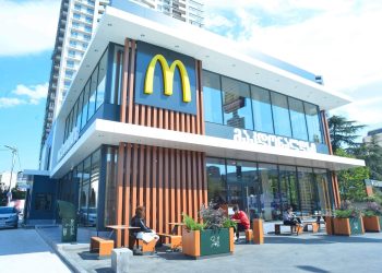 ,,ეს უდაოდ არის ადგილობრივი “მაკდონალდსის” მარკეტინგის დეპარტამენტის სრული ფიასკო“ – ნიკოლოზ მჭედლიშვილი