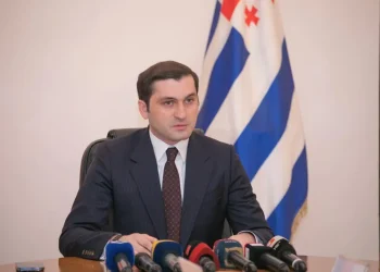 ,,ნაცხელისუფლების” ,,ზონდერის” შვილი, კორუმპირებული ხეპრე, ქეჩოთი უნდა გამოათრიონ კაბინეტიდან” – გიორგი გუგავა თორნიკე რიჟვაძეზე