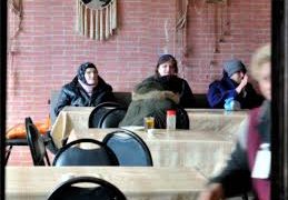 ,, მოხუცებულ ადამიანს ვერ ვუშველე და უმწეობისაგან განადგურებული მთელი გზა, ტირილით დავბრუნდი სახლში!” – როგორ მოექცნენ ხანდაზმულ ბებოს ,,მარშრუტკაში”
