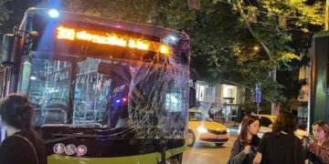 თბილისში ორი ავტობუსი ერთმანეთს შეეჯახა – არიან დაშავებულები