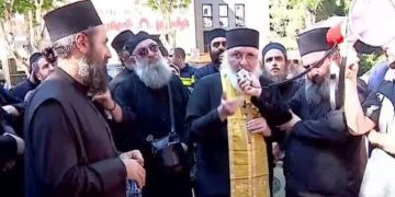ევროკავშირის საელჩოსთან სასულიერო პირებმა და მრევლმა აქცია გამართეს