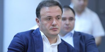 „რა გააკეთეს 12 პუნქტის შესასრულებლად ჭიჭე ვაშაძემ ან ის, მეორე, რომ მისდევს ხოლმეე… პაატა? შალიკო უფრო მონდომებული იყო, ჩემი შალიკო ფანჩატურიდან“ – ირაკლი ზარქუა