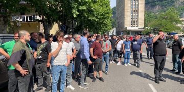 პროტესტის მე-5 დღე ჭიათურაში – მაღაროელებმა მსვლელობა გამართეს