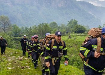 ლომისის მთაზე მაშველები მორიგეობენ