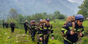 ლომისის მთაზე მაშველები მორიგეობენ