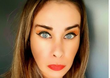 “14-15 წლის ბიჭები, მუშაობენ, დებს და დედებს საჩუქრებს ჩუქნიან, ჩემი თაობის ბიჭები გამახსენდა რითი ბლატაობდნენ, ვის ვინ ყავდა დაჭრილი, ვის მამას მეტი ფული ქონდა…”  – ნინო გერმესაშვილი