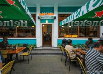 რეტრო 15-ვე თანამშრომელმა დატოვა – რესტორანში შრომის ინსპექცია შევიდა