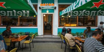 რეტრო 15-ვე თანამშრომელმა დატოვა – რესტორანში შრომის ინსპექცია შევიდა