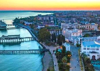 ჯარიმა საცურაო კოსტიუმით სეირნობისთვის – “კაცები შორტებით და წელზემოთ შიშვლები” – რა კანონი მიიღეს დროებით ოკუპირებულ აფხაზეთში