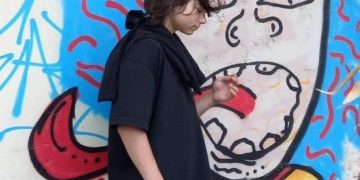 ბათუმში 16 წლის ბიჭს ეძებენ