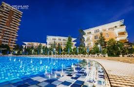 ,,დღეს ჩემი ფანჯრების წინ 5 წლის ბიჭი დაიხრჩო აუზში, ჩაქვში – სასტუმრო დრიმლენდ ოაზისში….“ – რას წერს დამსვენებელი