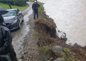 სტიქია წალენჯიხაში – სოფელი ნაკიფუს ცენტრალურ გზაზე მეწყერი ჩამოწვა