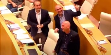 პარლამენტში რიგგარეშე სხდომა ჩაიშალა – „თავის დროზე ჩვენი პატივცემული კოლეგები ამას ეძახოდნენ საბოტაჟს“