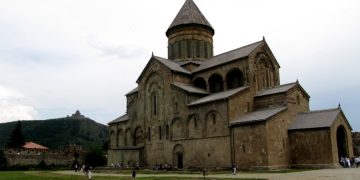 ტაძარში ცეცხლის ალი ავარდა და შიშით გულწასულები ფოფხვით გამოსულან ტაძრიდან… – სვეტიცხოვლის სასწაული