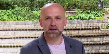 “ქართული მსხვილი ბიზნესისთვის რეგულაციები კი არა, ბორკილებიც ალალია” – მერაბ მეტრეველი