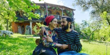 მწერალ ოტია იოსელიანის უმცროს შვილისშვილს ბიჭი შეეძინა – რა დაარქვეს პატარას?