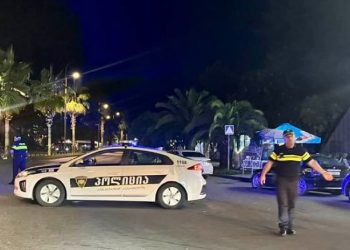 ბარიკადები საქართველოს მოქალაქეებისთვის და გადაკეტილი გზები რუსი ტურისტების დასაცავად – ბათუმი