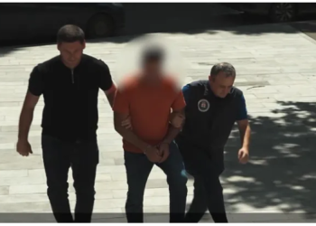 პროკურატურამ რესპუბლიკური საავადმყოფოს ყოფილი ფინანსური დირექტორი, ამავე კლინიკის ინფრასტრუქტურის დეპარტამენტის ყოფილი თანამშრომელი და ინდივიდუალური მეწარმე დააკავა