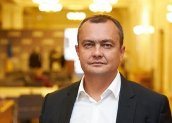 რადამ მანდატი ჩამოართვა დეპუტატს, რომელიც ომის დროს მალდივებზე ისვენებდა