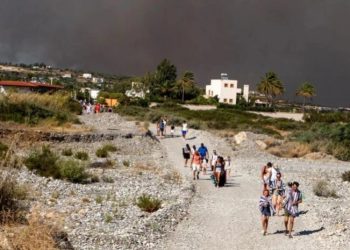 ევაკუირებულია ათასობით ადამიანი – ტყის ხანძრები საბერძნეთში
