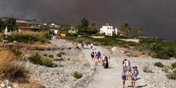 ევაკუირებულია ათასობით ადამიანი – ტყის ხანძრები საბერძნეთში