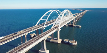 რუსეთმა ყირიმის ხიდზე მოძრაობა სრულად დაკეტა