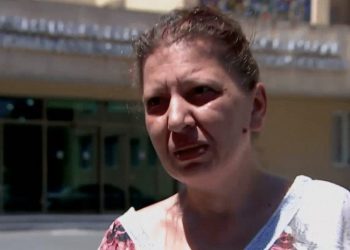 აბიტურიენტის დედამ, რომელსაც NAEC-მა დამატებით გამოცდა არ დაუნიშნა, შიმშილობა დაიწყო