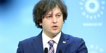 ,, ეს კობახიძე ან დააბით ან პირი ამოუკერეთ და ან დალუქეთ!!!” – სანდრო ბრეგაძე