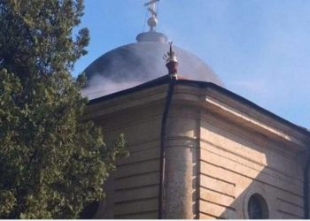 რუსებმა ხერსონში ეკლესია დაბომბეს – არიან დაშავებულები