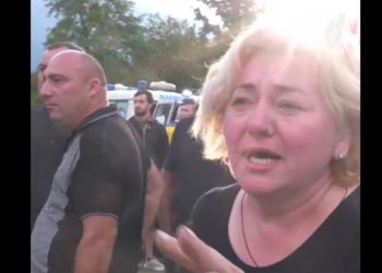 (ვიდეო) – “დედაჩემი სამზარეულოში იყო… იმ ადგილას სახლის სახურავია ახლა მარტო, მეტი არაფერი”