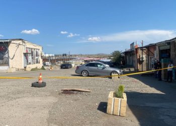 2 ტყვია აქვს თავში ნასროლი – “ქუჩაში საქმის გასარჩევად გასვლას სთხოვდა” – სისხლიანი დაპირისპირების დეტალები