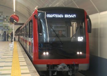 წყალმა მეტროს ვაგონებშიც შეაღწია – ვიდეო