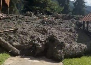 “პანიკაა… ბავშვები ღრიალებენ, შესაძლოა, ეს ბოლო კადრებია” – რატომ არ არის ვერტმფრენი რაჭაში?