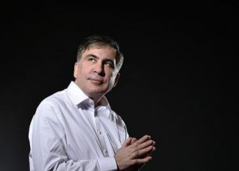 რომელი ძალოვანი მაღალჩინოსნის ოჯახის წევრები ემხრობიან სააკაშვილს და ვის დაატოვებინებენ თანამდებობებს?