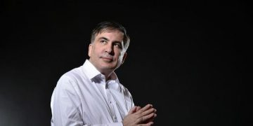 რომელი ძალოვანი მაღალჩინოსნის ოჯახის წევრები ემხრობიან სააკაშვილს და ვის დაატოვებინებენ თანამდებობებს?