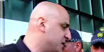 ეროვნული ბანკის შენობასთან დაძაბულობაა – დეტალები