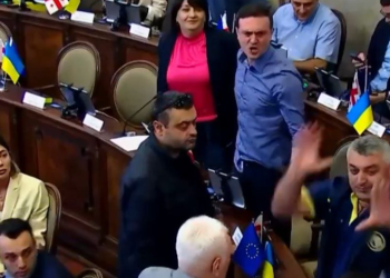 თავდასხმა საკრებულოს დეპუტატზე – “60-მდე პირი ხელკეტით სახლთან დახვდა და სცემეს”