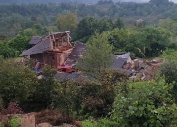 “არ ვიცი, რა გვეშველება, ვერტმფრენის ჩართვაა საჭირო, “ვიშკაზეა” ადამიანი ასული, მანქანა წყალმა გასტაცა” – გურია