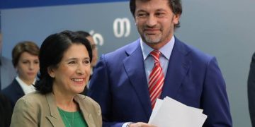 „არა ბატონო კახა, ყველაზე დიდი უბედურება არის ის, როცა ქვეყანაში გენერალური პროკურორი ყოფილა „ეფესბეს“ თუ „კაგებეს“ აგენტი“ – სალომე ზურაბიშვილი კახა კალაძეს