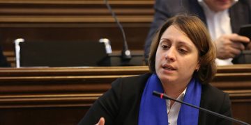 2021 წელს თურნავა იყო ჩართული ბინძურ გარიგებებში ფარცხალაძესთან და რომან ბოკერიასთან – ხოშტარია