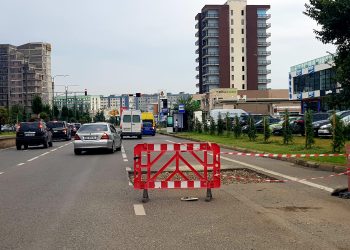 “იმდენი ხანია ეს ორმო, რომ სახელის მოფიქრებას ვაპირებდი… ალბათ, თვე-თვეზე ასფალტსაც დააგებენ” – ჩომახაშვილი