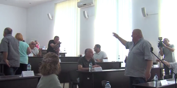 ხმაური და დაპირისპირება ლანჩხუთის საკრებულოში – სხდომაზე დეპუტატებმა იჩხუბეს