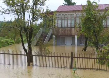 სოფელ სუფსაში მდინარეები გადმოსულია კალაპოტიდან, დატბორილია ქუჩები, სახლების პირველი სართულები