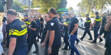 “სუსმა და პოლიციამ აქცია გამართა სკოლასთან, მოცვივდნენ მშობლები, ძალოვნებმა სცადეს გზის გადაკეტვა” – ჩერქეზიშვილი