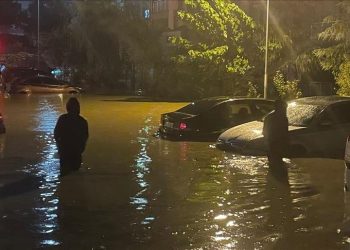 სტამბულში გადაუღებელი წვიმით გამოწვეული წყალდიდობის შედეგად ორი ადამიანი დაიღუპა – თურქული მედია