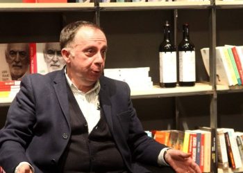 „ჩვენს შვილებს ისე ვამზადებთ, რომ ვიღაცამ დაიქირავოს, ვიღაცასთან მოეწყოს სამსახურში, რატომ არ ვაძლევთ იმის განვითარების შესაძლებლობას, რომ თვითონ შექმნას რაღაც?“ – ზურა მხეიძე