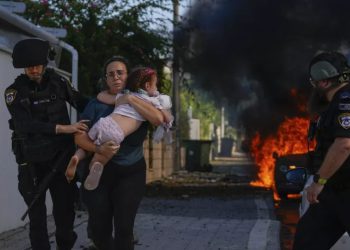 “ჩვენ არ შეგვიძლია უფლება მივცეთ ჩვენს შვილებს, რომ ამას უყურონ“ – ისრაელში მშობლებს სთხოვენ, შვილებს სოციალური ქსელები წაუშალონ