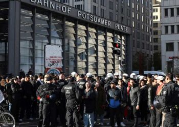 ბერლინში, პალესტინის მხარდასაჭერ აქციაზე პოლიციამ 100-მდე პირი დააკავა