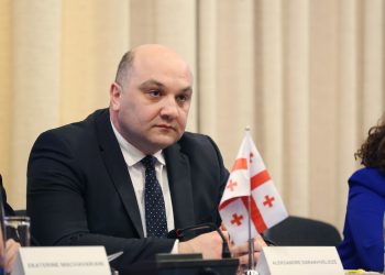 „მანიფესტაციაზე აკრძალულია ალკოჰოლი, ესეც გამოხატვის თავისუფლების შეზღუდვაა?! აუცილებელია პოლიციას ჰქონდეს ბერკეტი, რომ საზოგადოებრივი უსაფრთხოება და მართლწესრიგი დაიცვას“ – დარახველიძე