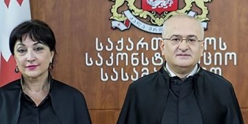 “ქალბატონო ევა, მე ვკითხავ, დაასრულა, თუ დაიწყო, დაასრულეთ, ქალბატონო თამარ?” – მერაბ ტურავას “გამოსვლა” პროცესზე